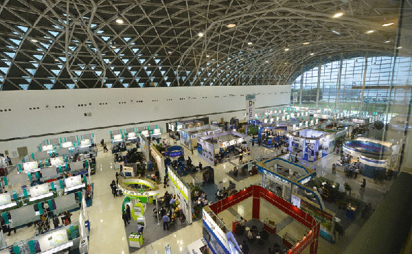 Taiwan’s industrial clusters are the most developed in the world. Given that, it’s less surprising that the high-profile new Kaohsiung Exhibition Center chose the Taiwan International Fastener Show, an expo linked to a nearby cluster, for its first-ever event.
