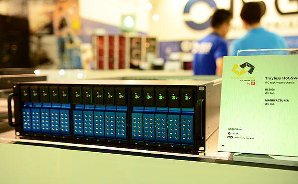 獲獎產品:D395-3D35 3U Hoy-Swap Trayless Chassis