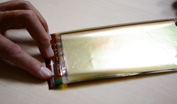 ITRI‘s foldable AMOLED display panel