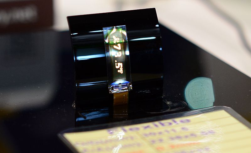 RiTdisplay anticipates mass producing round AMOLED panels in the second half of 2016.