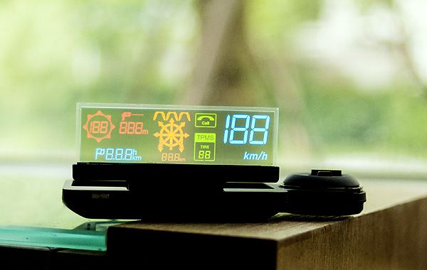 Transparent PMOLED UHD not only makes it possible to directly fit into car windshields but also simplifies the overall designs of devices. More importantly, it is capable of providing better display quality.