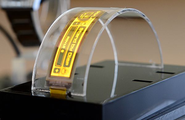 WiseChip launches a new flexible PMOLED display panel with a curvature of 40mm, and a resolution 256 * 60 for use on smartwatches and smart bracelets.