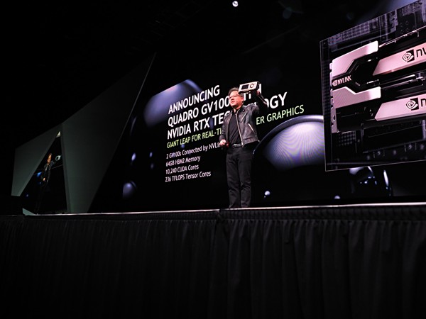 NVIDIA創辦人暨執行長黃仁勳宣布推出Quadro GV100 GPU。(Source: NVIDIA)