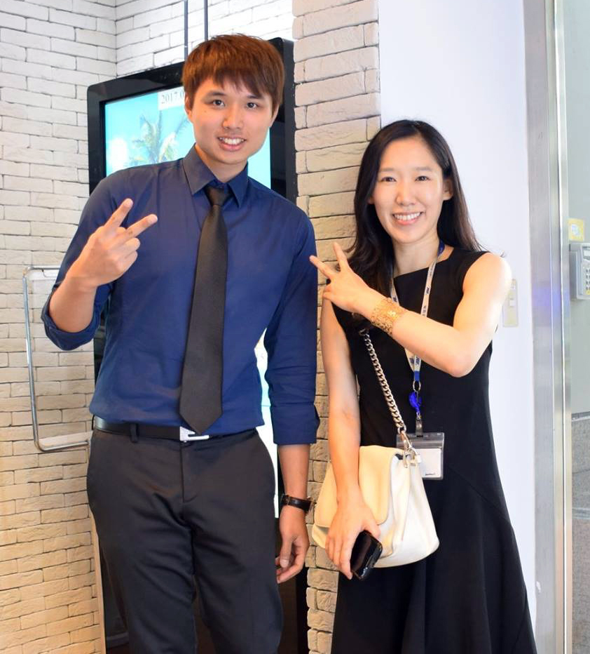VIA Embedded Business Department Director Wu Yi-pan(left) and Embedded-Smart Cities Product Marketer Guo Yu-fan.