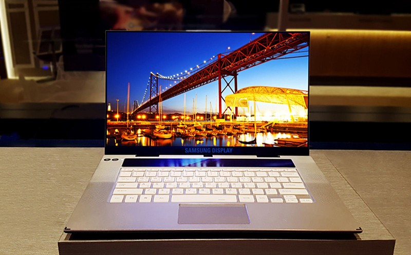 Samsung公佈首款15.6吋4K OLED面板