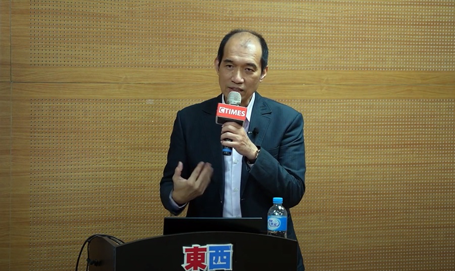 本次【東西講座】邀請工研院電光系統所異質整合技術組組長王欽宏主講，剖析在生成式AI應用如何引領小晶片技術發展。（攝影：陳宇宸）