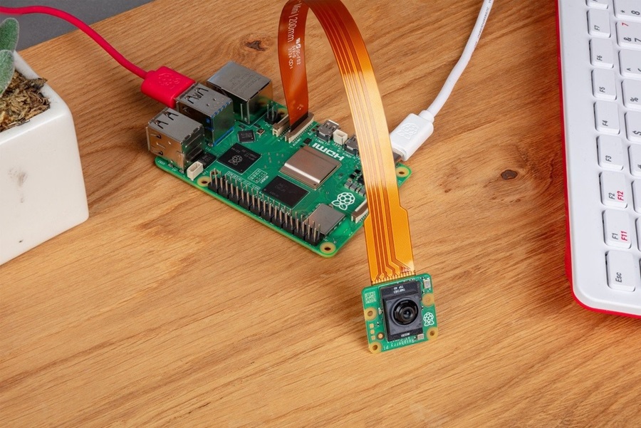Raspberry Pi AI Camera用軟板接上樹莓派的CSI連接器介面（圖片來源：樹莓派官網）