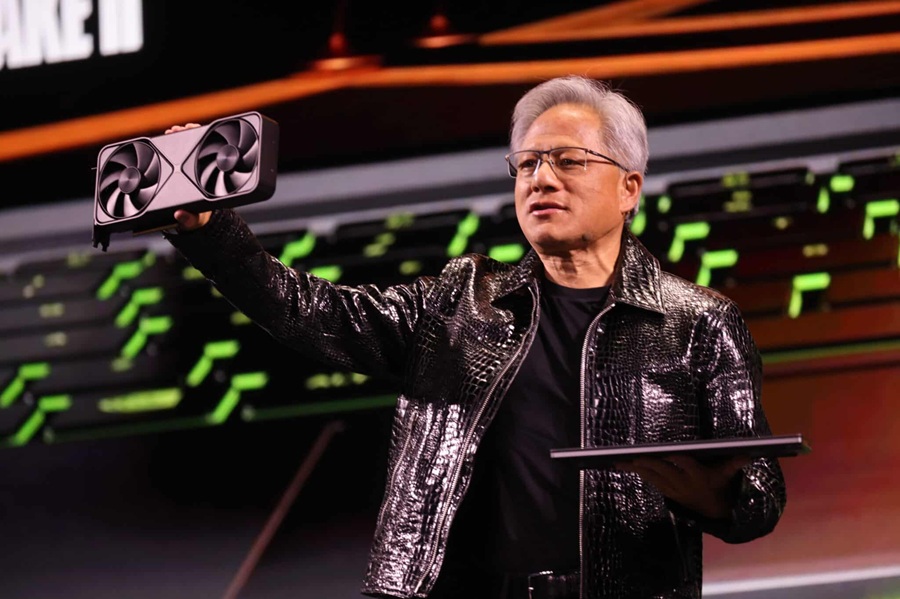 2025年初美國消費電子展（CES）期間，最終在NVIDIA執行長黃仁勳的開幕演講，發表全球首個世界基礎模型Cosmos達到高潮，（source：blogs.nvidia.com）