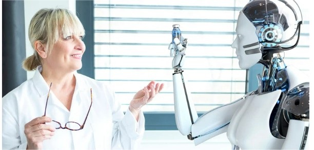 這一波人形機器人發展是能做出回應的「準智能體」。