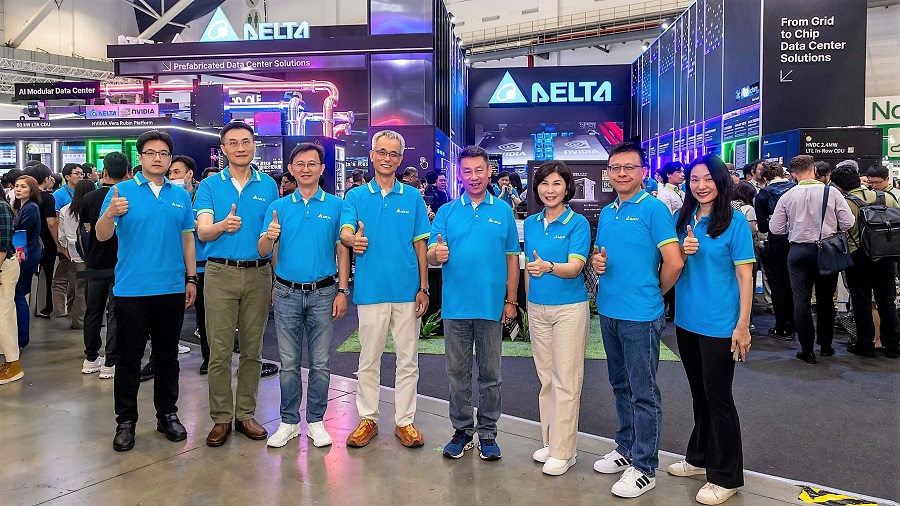 ：台達董事長暨執行長鄭平(右四)率領主管群親身參與COMPUTEX 2026