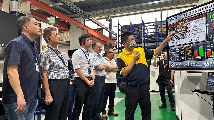 機械公會理事長莊大立帶領近70位產官學代表，參加在儀辰企業舉行的「TPS數位化精實管理成果觀摩會」