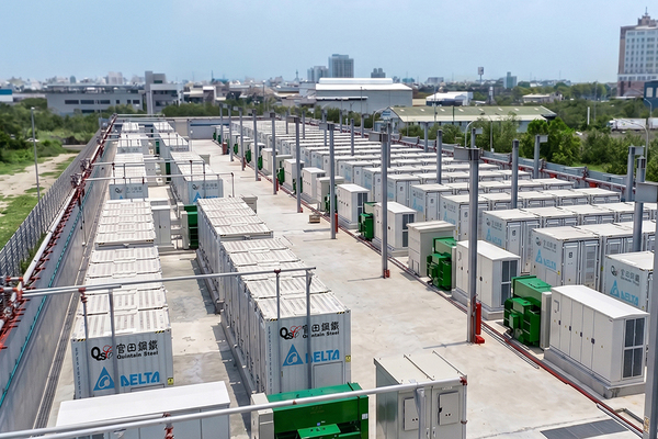 圖一 : 台達與官田鋼鐵攜手合作 80MW 大型儲能案場併網上線,參與台電電力交易平台,具備 30.5 萬度電的裝置容量。