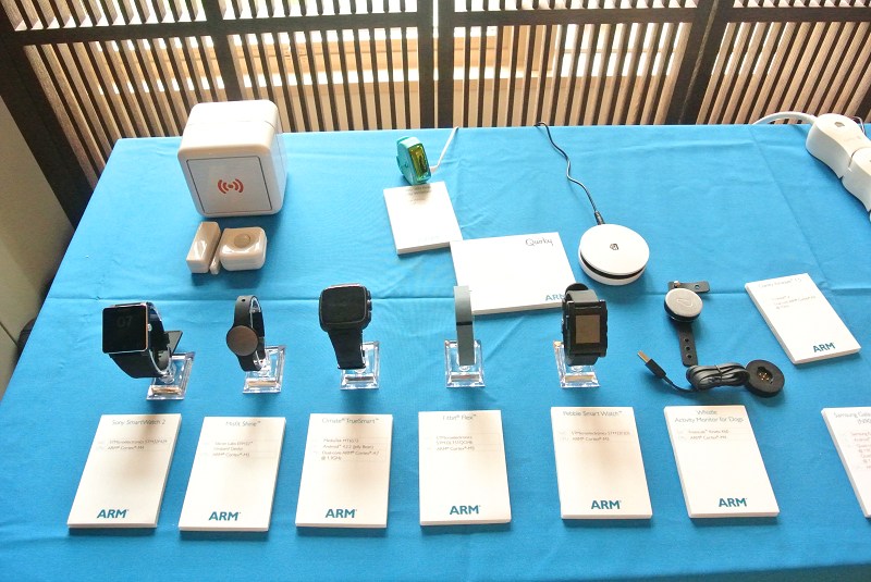 相較於智慧型手機，穿戴式裝置也十分容易收集人體資訊，進而形成巨量資料，在醫療照護質量的提升，有相當大的幫助。（攝影：姚嘉洋）