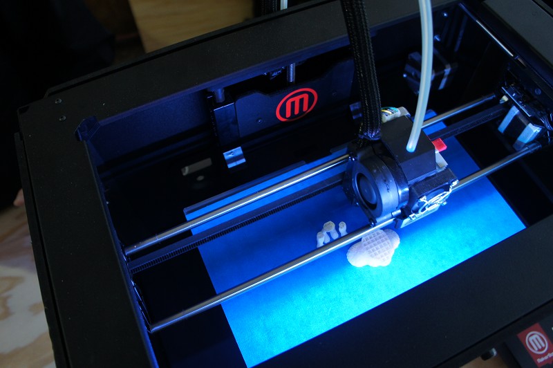 LED也被部份業者作為3D列印的固化光源，而必須依IEC 60950要求。(Source:GIGAOM)