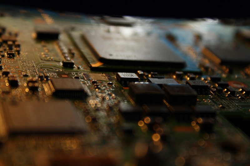 以統合式 MRAM 解決方案取代微控制器中的eFlash和SRAM，可節省高達90%的功耗。