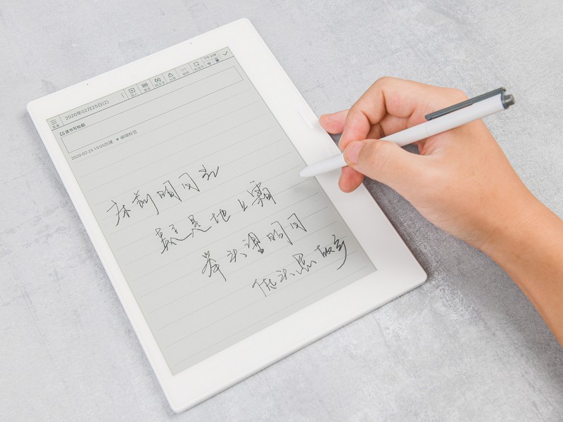 如今的電子紙書寫的體驗，已能媲美傳統紙張。（source：E ink）