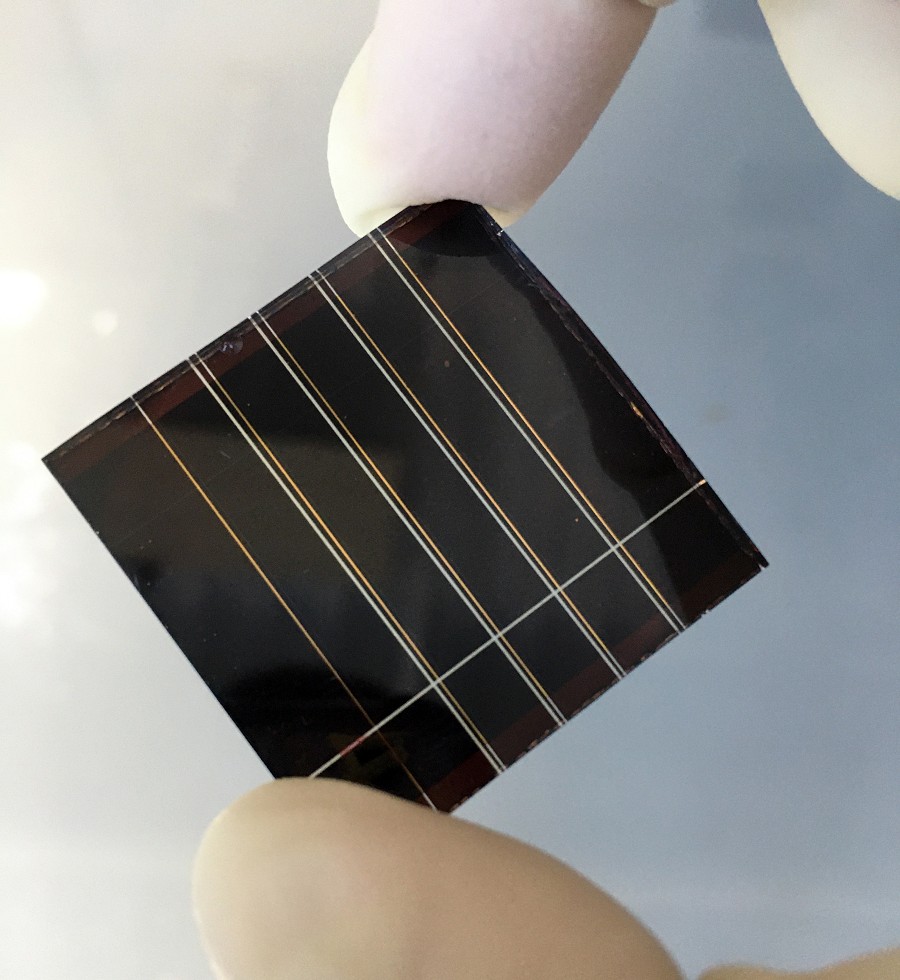 工研院3.5x3.5cm<sup>2</sup>鈣鈦礦模組。(source：工研院綠能所)