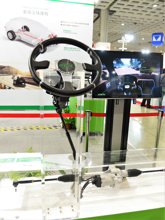 上銀過去推廣內含滾珠螺桿的R-Type車用電子轉向系統（EPS），因為考量車用螺桿市場長期由傳統扣件廠商把持且利潤有限，現已暫緩繼續投入資源。（攝影：陳念舜）