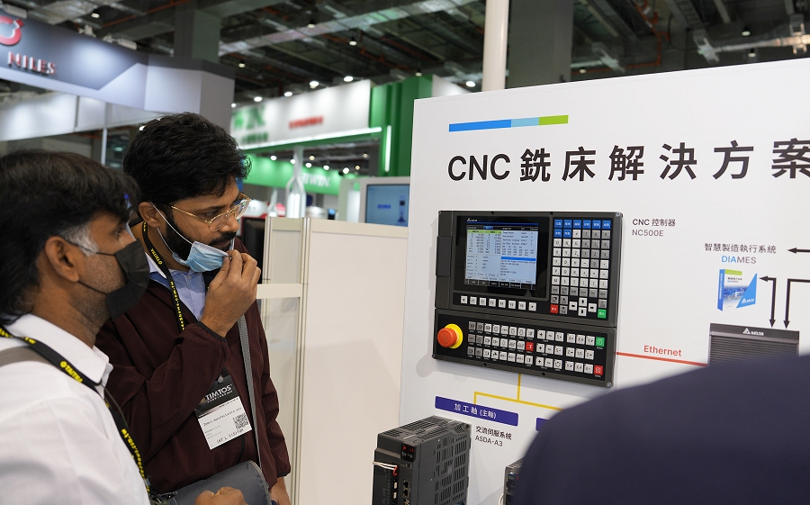 台灣工具機產業發展歷程至今，已須提供完整智能工廠解決方案，讓客戶願意付費買單，已成為工具機及CNC數控系統等關鍵零組件廠商的一大挑戰！（source：台達）