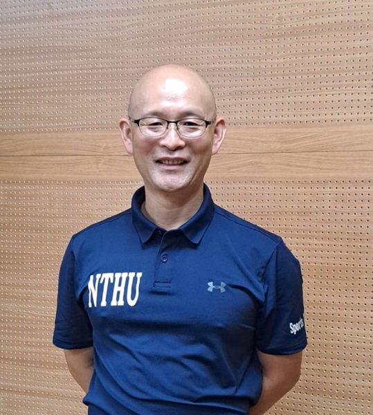 國立清華大學運動科學系教授邱文信博士，也是台灣運動科技協會副理事長。
