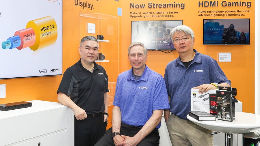 HDMI 協會執行長Rob Tobias（中）  HDMI 協會亞太區版權經理（左）HDMI臺灣區市場與業務開發協理（右）