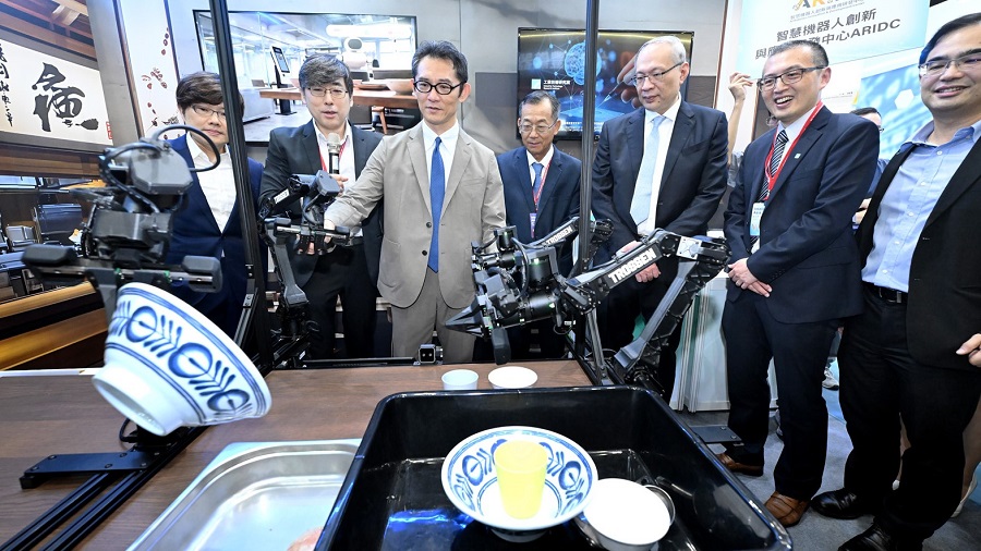經濟部產業技術司「機器人科技研發主題館」 TAIROS登場，展示16項創新技術。